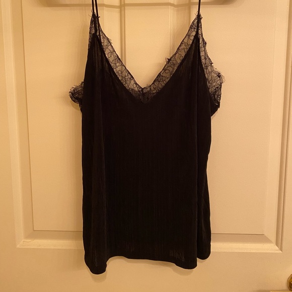 H&M Tops - Eyelash lace cami